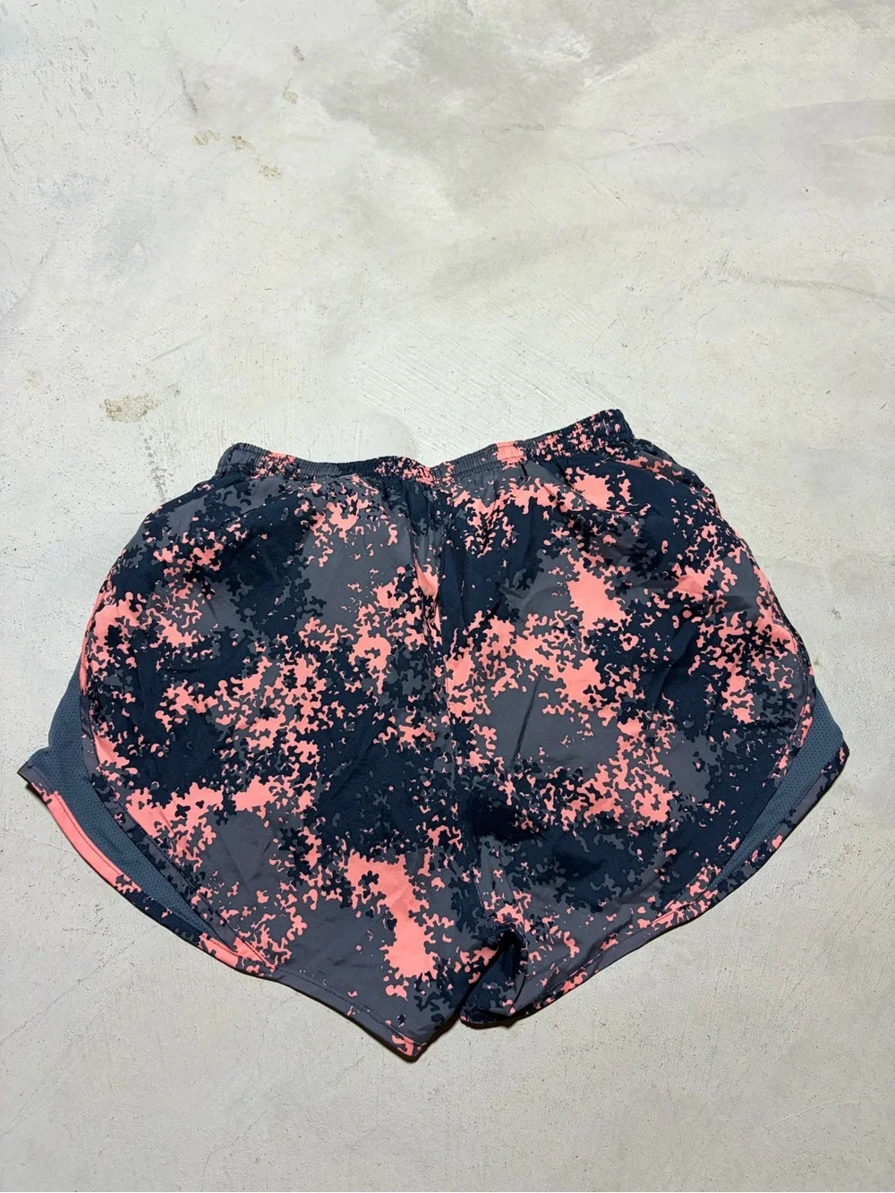 Nike Women’s Athletic Shorts in Coral Camouflage small